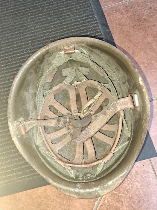 Hełm - militaria.