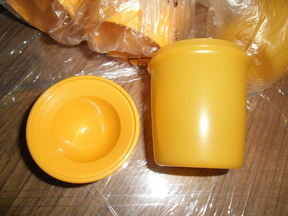 zestaw pojemników na jajko i nie tylko z Tupperware