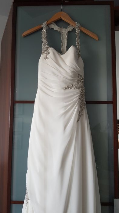 suknia ślubna z odkrytymi plecami