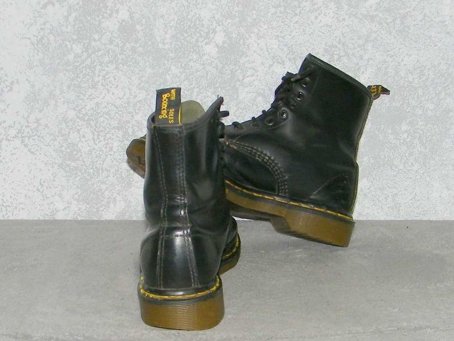 Dr.MARTENS 1460 - 8 dziurek , MADE IN ENGLAND - rozm. 37 - POLECAM !!!