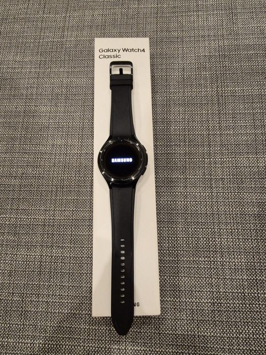Samsung Galaxy Watch4 Classic LTE 46mm
Caixa e carregador originais
Re