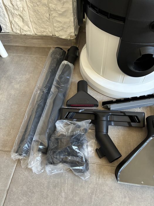 Nowy odkurzacz piorący Karcher Se 4 Plus