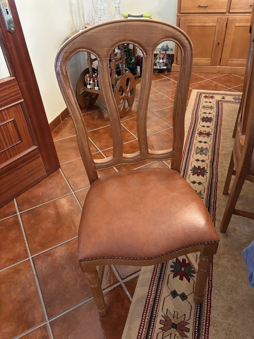 Conjunto 10 cadeiras em madeira