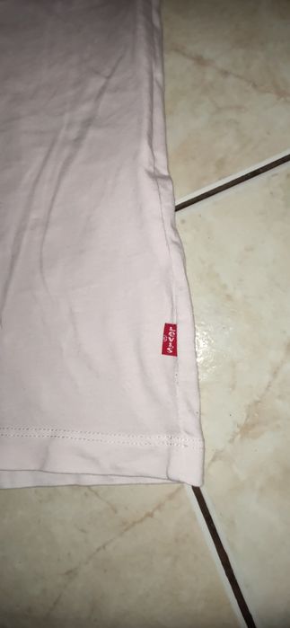 Koszulka męska  lekki róż firmy Levi's