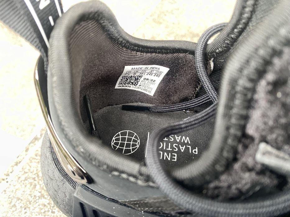 Adidas nmd r1 нові