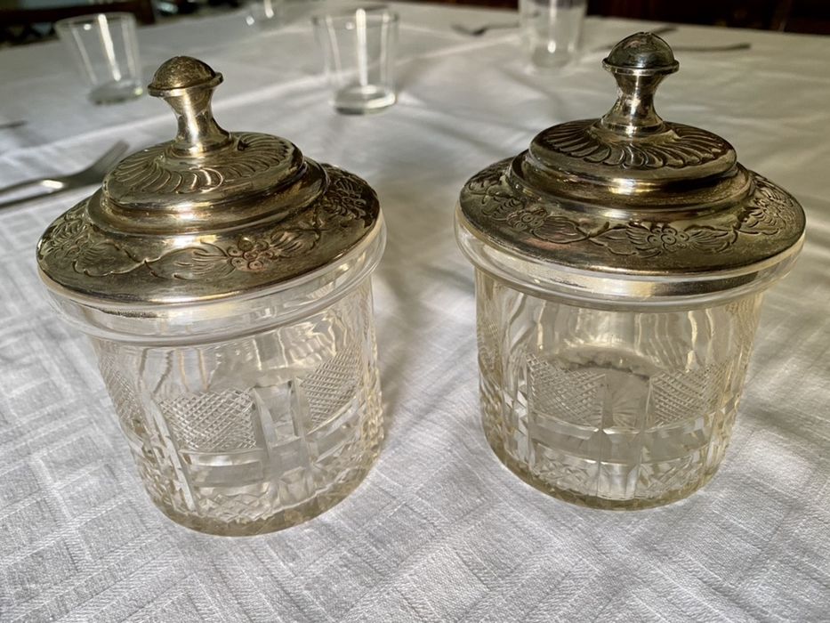 Recipientes de Vidro e Casquinha de Prata