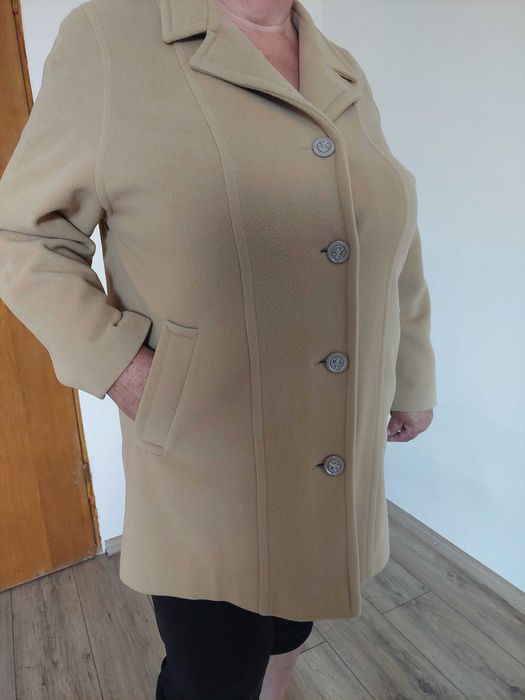 Płaszcze duże rozmiary 52