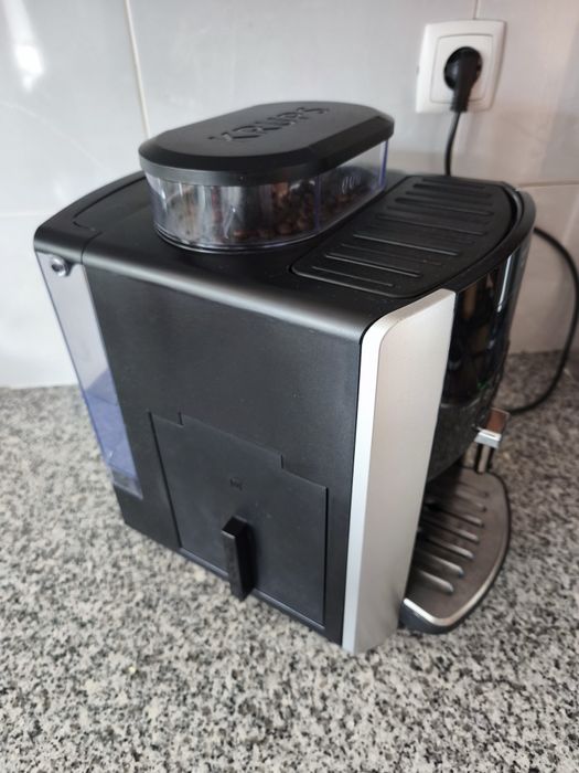Máquina café Automática Krups Quatro Force com moinho