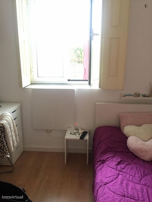 Quarto - localizado em Paranhos Porto