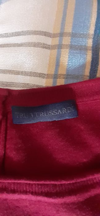 Excelente camisola  praticamente nova