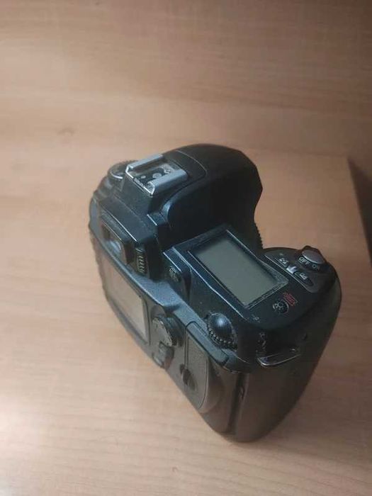Nikon D70 – Câmara DSLR – Não Testada