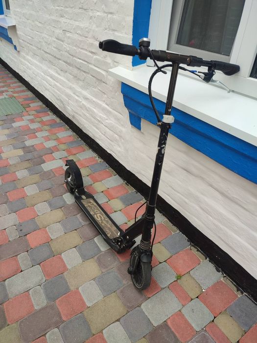 Електросамокат Eurban scooter