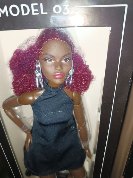 Лялечки Barbie Basics