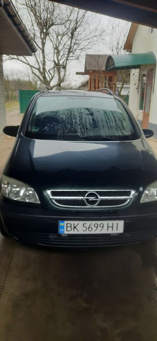 Автомобіль опель зафіра