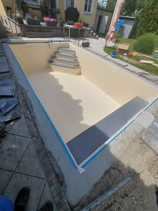 Foliowanie i budowa BASENÓW ogrodowych
