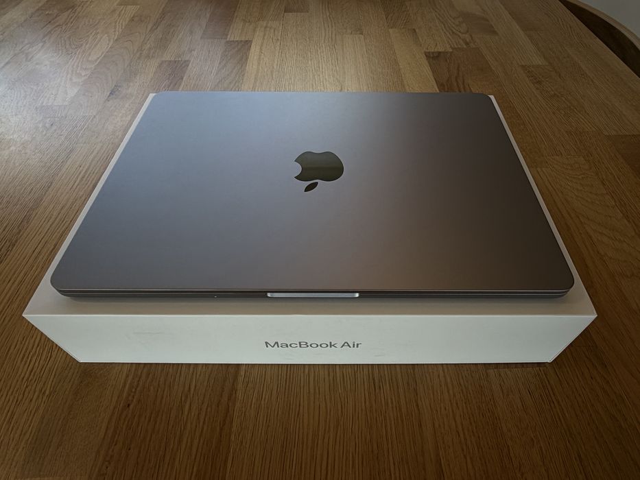 MacBook Air M2 13,6" 512GB SSD 8GB RAM Stan Idealny