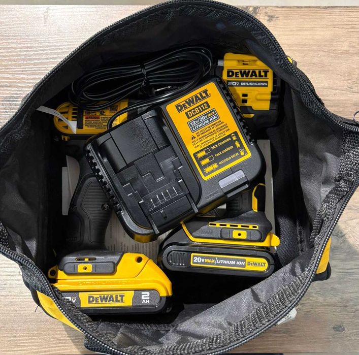 Zestaw Wiertarko wkrętarka, zakrętak udarowy DeWalt 20V DCD794+DCF885
