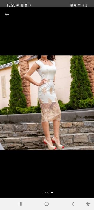 плаття з атласу і обшите бісером