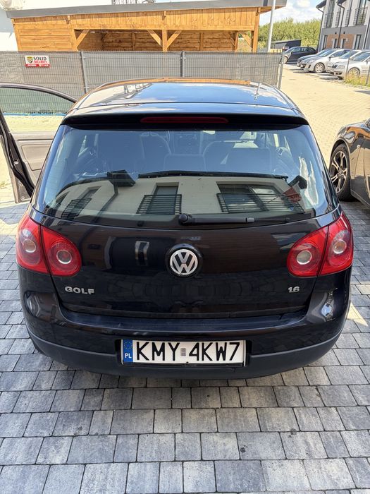 Golf 5 1.6 MPI  2004r.