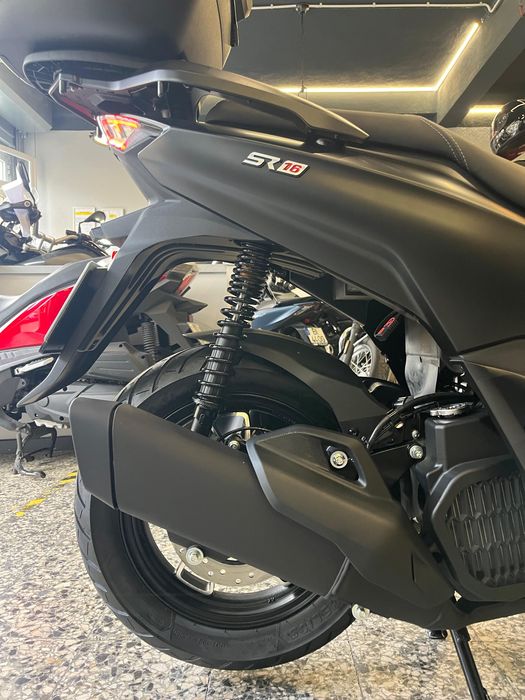 VOGE SR 125 16 de 10/2025 em estado Novo ( 4 Kms )