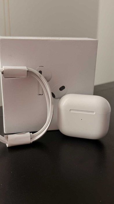 AirPods 4 com Cancelamento de Ruído (ANC) – Como Novos / Usados 1 Vez