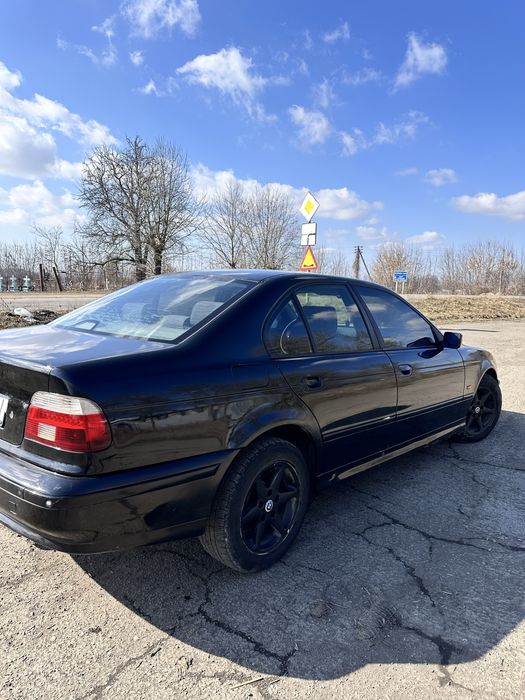 Продам е39  523і