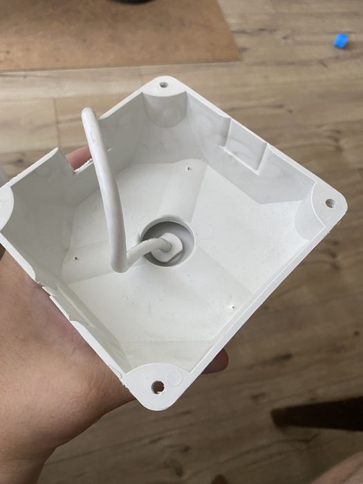 Продам видеокамеру DS-2CD2121G0-IWS