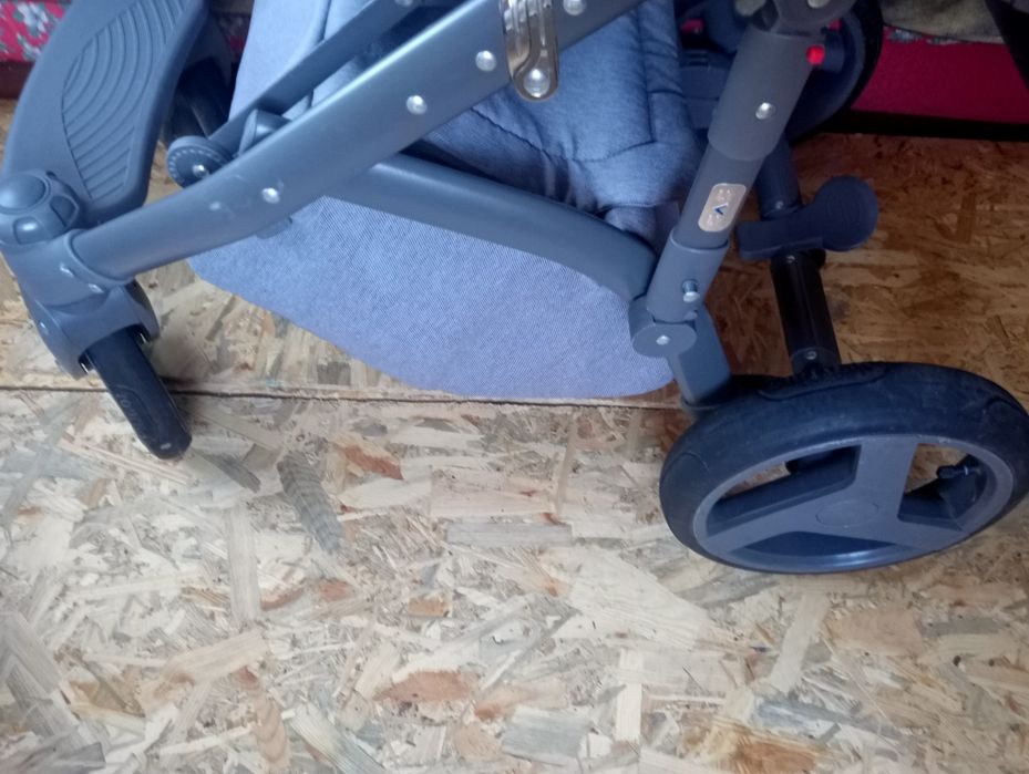 Продам польскую коляску трансформер