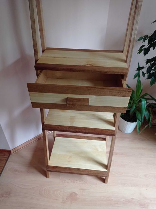 Стіл круглий розкладний.