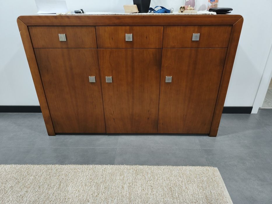 Aparador com 130×85×35