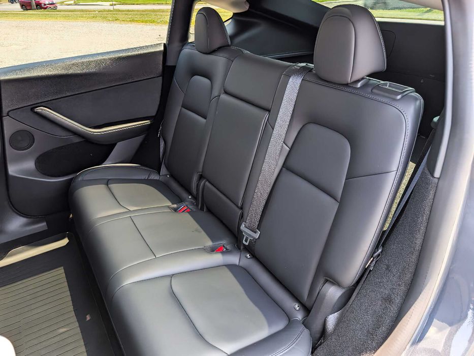 Tesla Model Y      2021