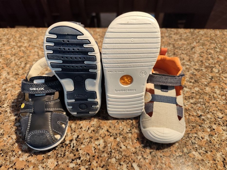 Sandálias menino Geox e biomecanics tam.22