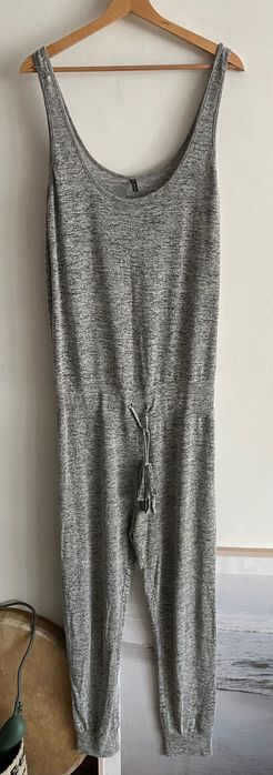 Riller & Fount Szary Kostium Jumpsuit r. M