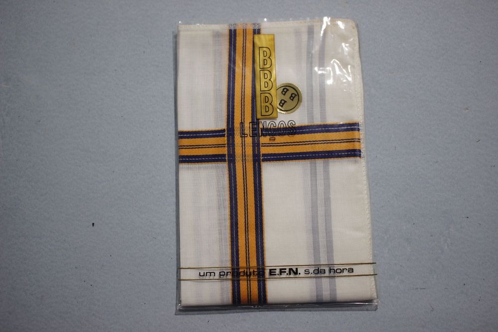 Lenços de bolso para homem - Novos nunca usados (stock antigo)