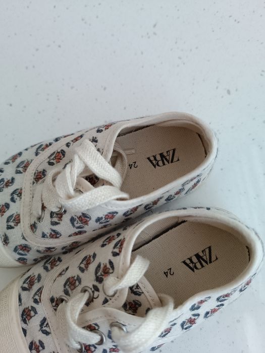 Кеди, макасини, кросівки Zara