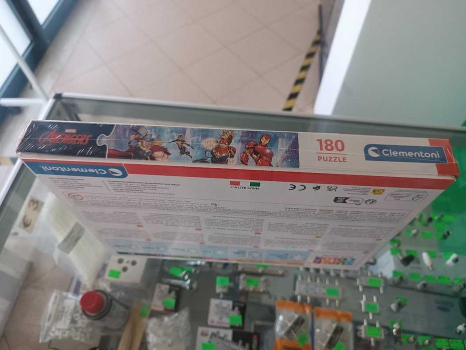 Puzzle Clementoni Marvel Avengers Super 48,5x33,5cm 180 peças