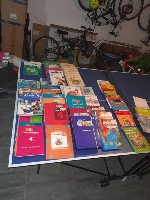 Livros de várias disciplinas e várias editoras do 4 ano