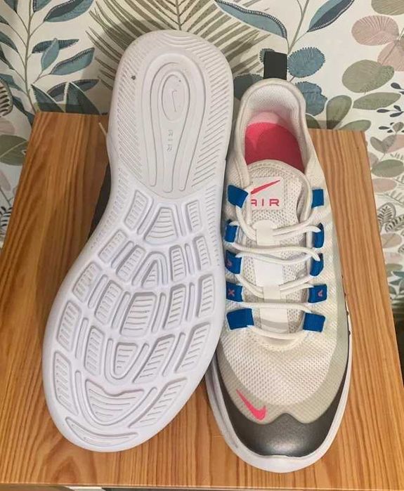 Nike Air Max Axis 38.5