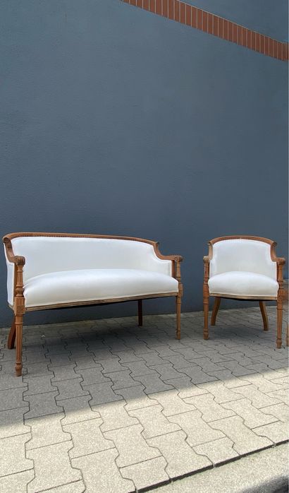 Zestaw wypocznkowy sofa i fotel po renowacji w stylu Loudwik XVI