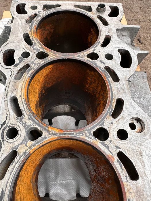 Блок двигателя Мазда сх7 2.3 турбо