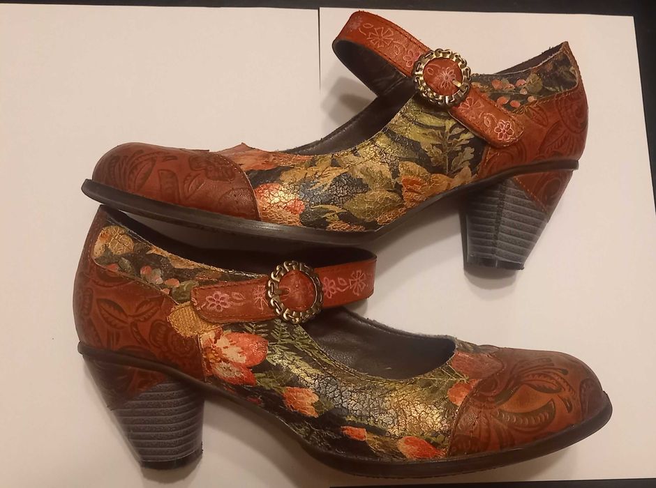 Unikat: kolorowe czółenka na obcasie r 42 skóra naturalna mało używane