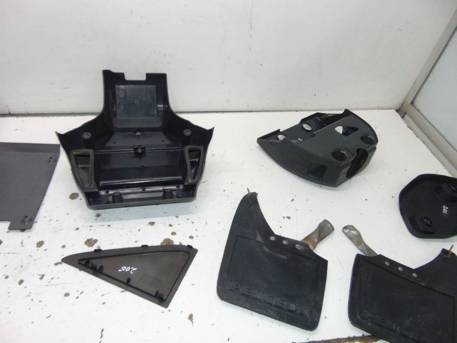 Peugeot 205 plásticos/Guarnições