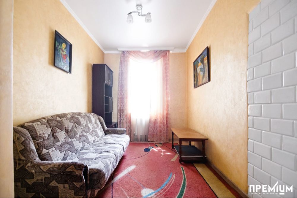 ПРОДАЖ Половина будинку 6 кімнат центр міста