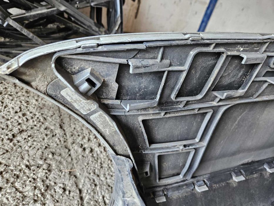 Zderzak Tył Tylny VW Golf V Kombi KD LAKIERU LA7W