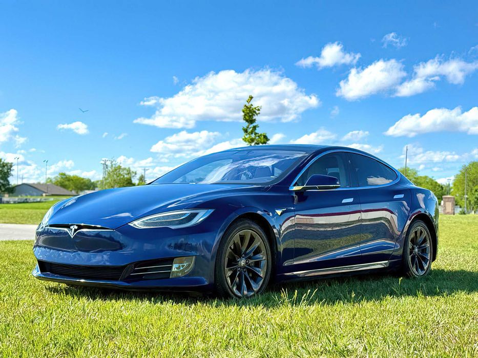 Tesla Model S 100D      2017
