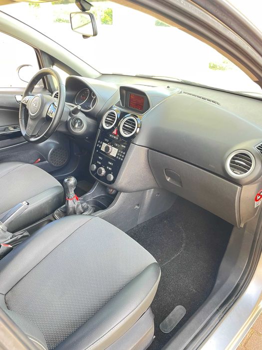 Opel corsa 1.2 cosmo