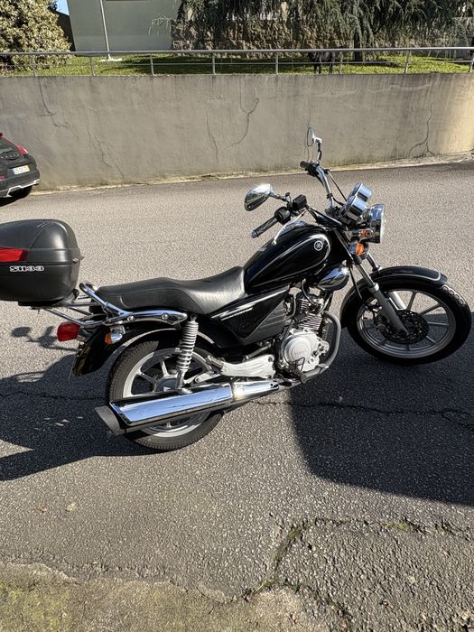 Mota Yamaha YBR 125 costum