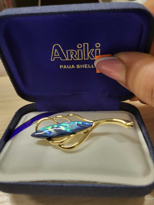 Вінтажна брошка 22 карата позолоти