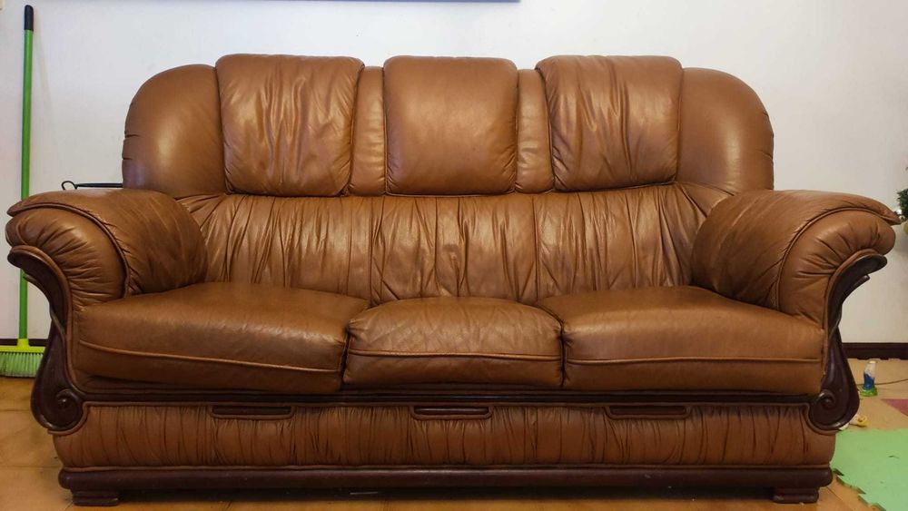 Sofá individual / poltrona em pele