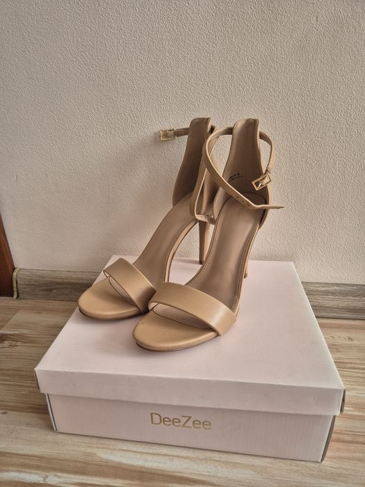 Buty sandałki na szpilce